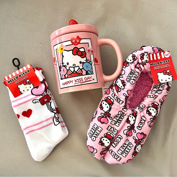Hello Kitty Valentine’s Day Bundle